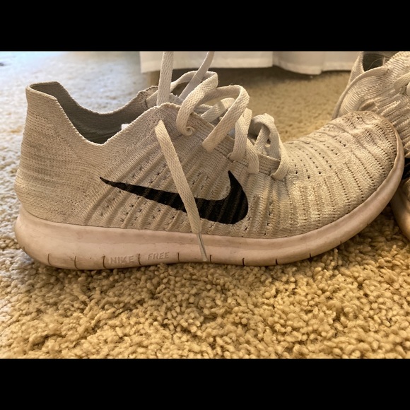 Nike flyknit women’s 9 - Picture 3 of 4